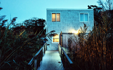 Картинка города -+здания +дома кусты мостик дом