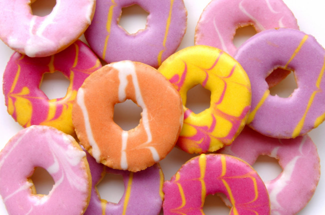 Обои картинки фото еда, хлеб,  выпечка, пончики