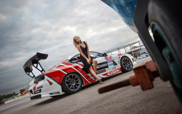 обоя автомобили, -авто с девушками, nissan