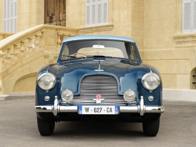 Обои картинки фото aston martin db2, 4 fixed head coupe notchback mkii 1955, автомобили, aston martin, aston, martin, db2-4, fixed, head, coupe, notchback, mkii, 1955
