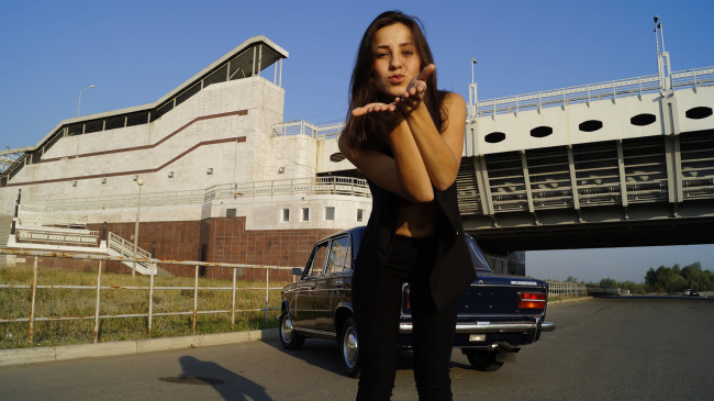 Обои картинки фото автомобили, -авто с девушками, лада, 2103