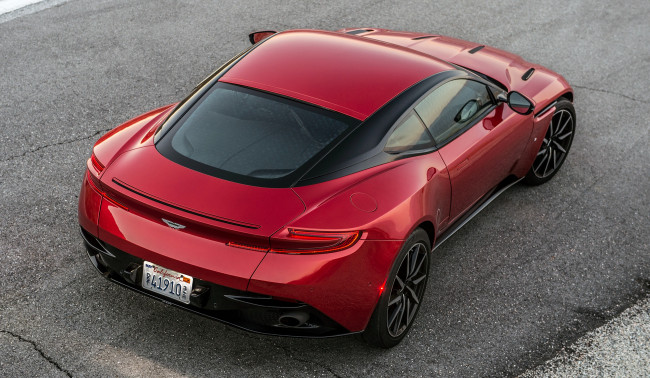 Обои картинки фото aston martin db11 north america 2016, автомобили, aston martin, aston, martin, db11, north, america, 2016, красный