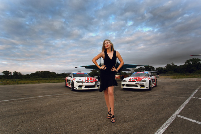 Обои картинки фото автомобили, -авто с девушками, nissan