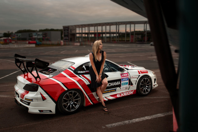 Обои картинки фото автомобили, -авто с девушками, nissan