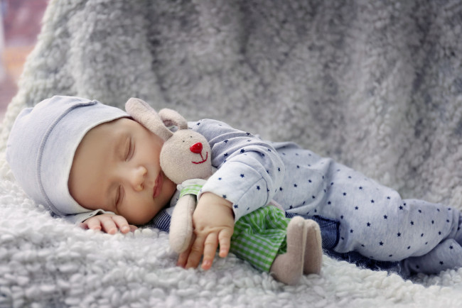 Обои картинки фото разное, дети, младенец, игрушка