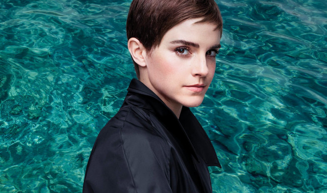 Обои картинки фото девушки, emma watson, актриса, шатенка, плащ, лицо