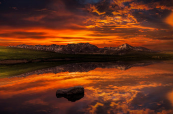 Картинка природа реки озера закат облака горы озеро камень луга