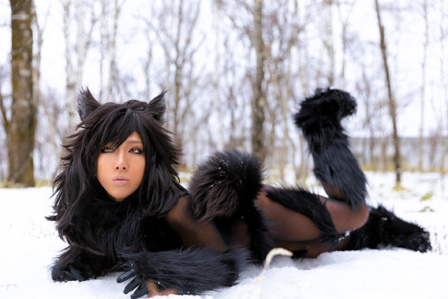 Обои картинки фото девушки, nonsummerjack, образ, косплей, наряд, костюм, мех, снег, лес, ушки, хвост