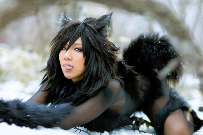 Обои картинки фото девушки, nonsummerjack, образ, косплей, наряд, костюм, мех, снег, лес, ушки, хвост