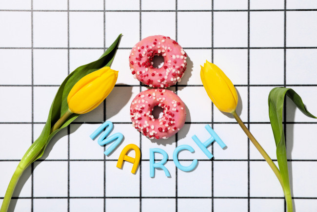 Обои картинки фото праздничные, международный женский день - 8 марта, тюльпаны, цифра, пончики