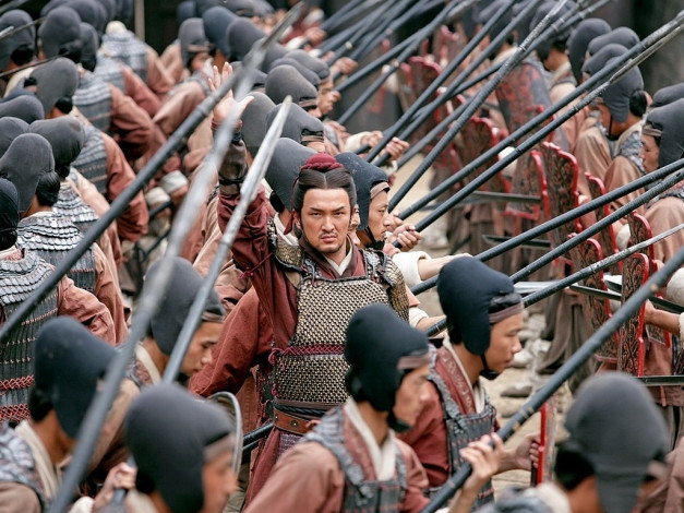 Обои картинки фото chibi, битва, красной, скалы, кино, фильмы, chi, bi