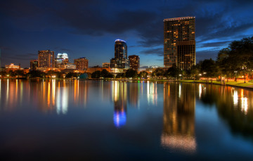 обоя lake, eola, orlando, florida, города, огни, ночного, дома, ночь, озеро