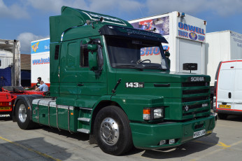 Картинка scania+143h-500 автомобили scania+ выставка улица тяжёлый грузовик седельный тягач