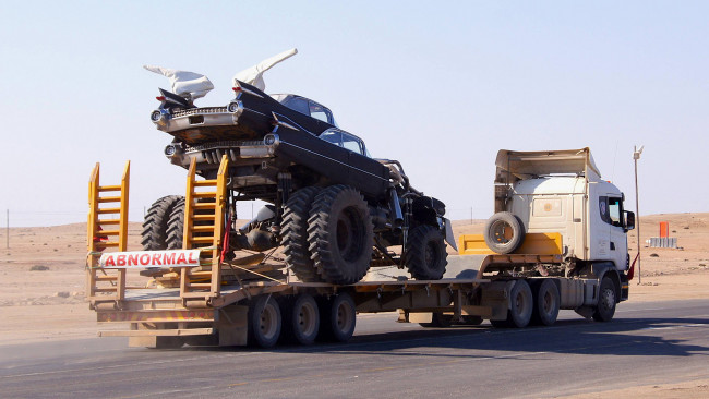 Обои картинки фото автомобили, выставки и уличные фото, тягач, прицеп, транспортировка