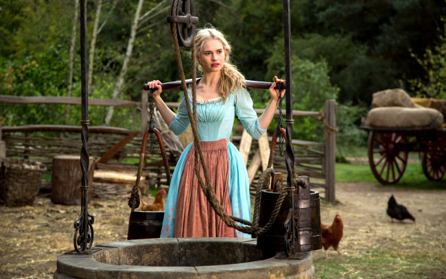 Обои картинки фото кино фильмы, cinderella , 2015, lily, james