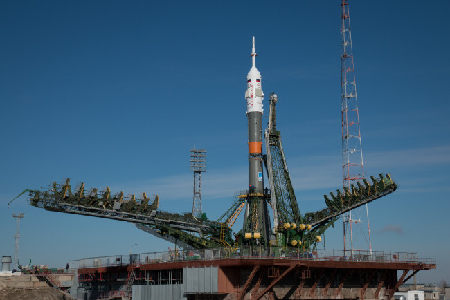 Обои картинки фото soyuz tma-16m, космос, космодромы, стартовые площадки, ракетоноситель, космодром