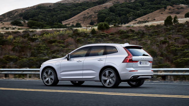 Обои картинки фото volvo xc60 t8-r design 2017, автомобили, volvo, 2017, design, t8-r, xc60