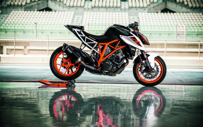 Обои картинки фото 2017 ktm 1290 super duke r, мотоциклы, ktm, ктм, мотоцикл, r, 1290, super, duke, 2017