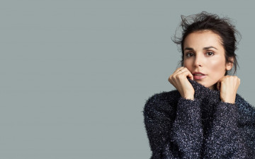 Картинка музыка сати+казанова певица свитер