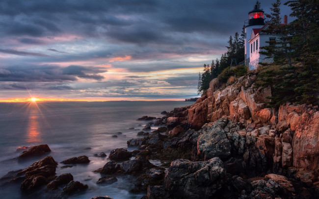 Обои картинки фото bass harbor head light, maine, природа, маяки, bass, harbor, head, light