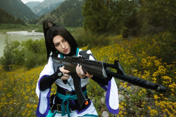 Картинка девушки мария+давыдова+ lady+melamory образ косплей наряд оружие цветы луг река горы лес