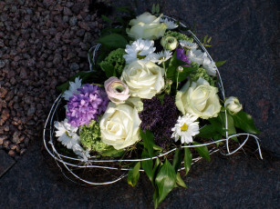 Картинка цветы букеты композиции сирень ромашки розы