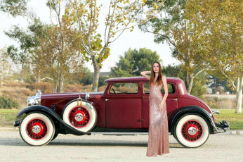 Картинка автомобили -авто+с+девушками elle tan