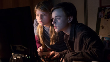 Картинка the+lodge+ 2019 кино+фильмы -unknown+ другое сторожка the lodge кадры из фильма триллер ужасы