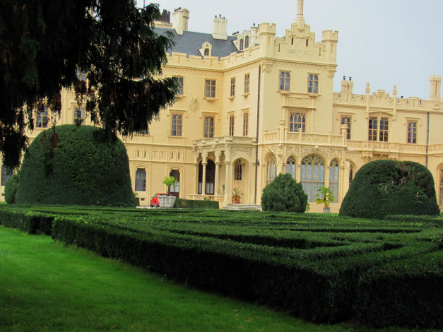 Обои картинки фото города, замок леднице , чехия, lednice, castle