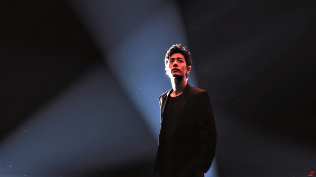 Обои картинки фото мужчины, xiao zhan, актер, пиджак, луч