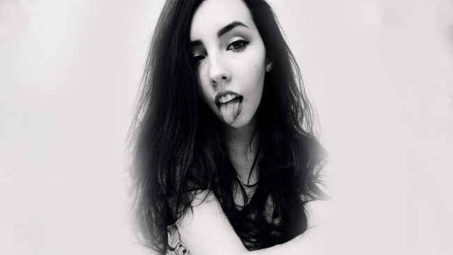 Обои картинки фото девушки, - черно-белые, красивая, девушка