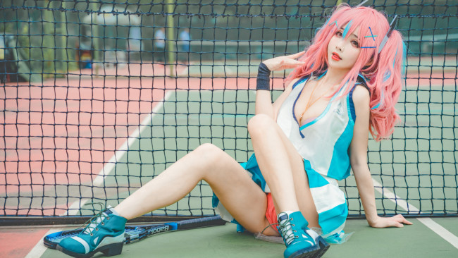 Обои картинки фото rioko ryoko, девушки, - рыжеволосые и разноцветные, девушка, фигурка, ножки, секси, трусики, спортивная, площадка, взгляд, волосы