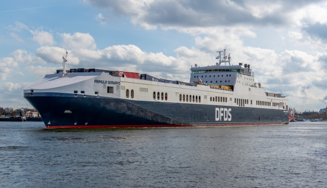 Обои картинки фото ro-ro container carrier, ролкер, корабли, грузовые суда, ro-ro, container, carrier