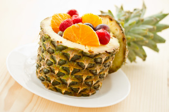 Картинка еда мороженое +десерты ананас ягоды фруктовый салат фрукты десерт