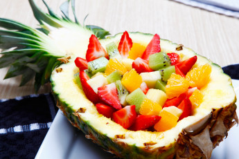 Картинка еда мороженое +десерты фруктовый салат фрукты десерт ананас клубника ягоды