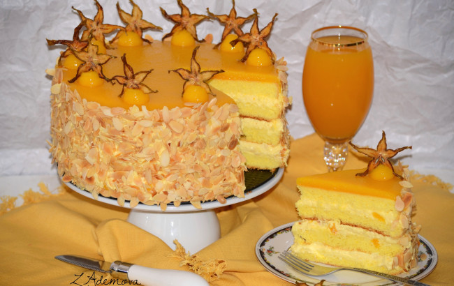 Обои картинки фото еда, торты, карамболь, сок, крем, миндаль