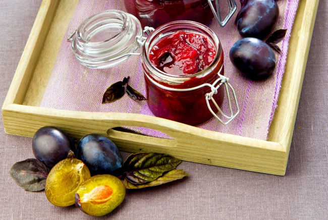 Обои картинки фото еда, персики,  сливы,  абрикосы, джем, сливы