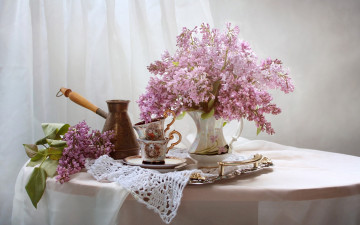Картинка разное посуда +столовые+приборы +кухонная+утварь сирень натюрморт чашки турка