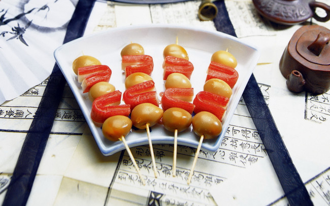 Обои картинки фото еда, салаты,  закуски, шпажки, оливки, закуска