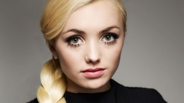 Картинка девушки peyton+list лицо коса блондинка