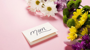 Картинка праздничные день+матери хризантемы надпись