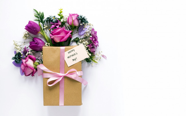 Обои картинки фото праздничные, день матери, букет, подарок, бант, лента, надпись