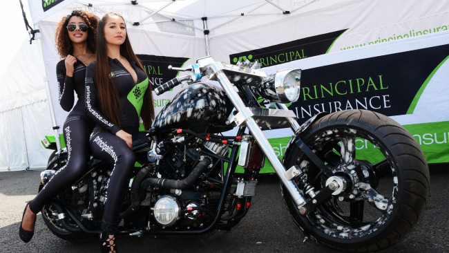 Обои картинки фото мотоциклы, мото с девушкой, honda