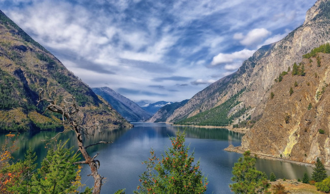 Обои картинки фото природа, реки, озера, горы, озеро, деревья, небо, облака