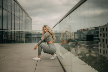 Картинка девушки -+блондинки +светловолосые jiri tulach девушка позирует