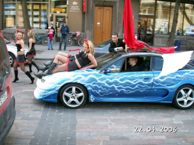 Обои картинки фото автомобили, авто, девушками