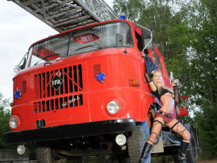 Картинка автомобили авто девушками