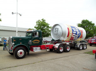 Картинка автомобили peterbilt тягач банка капот