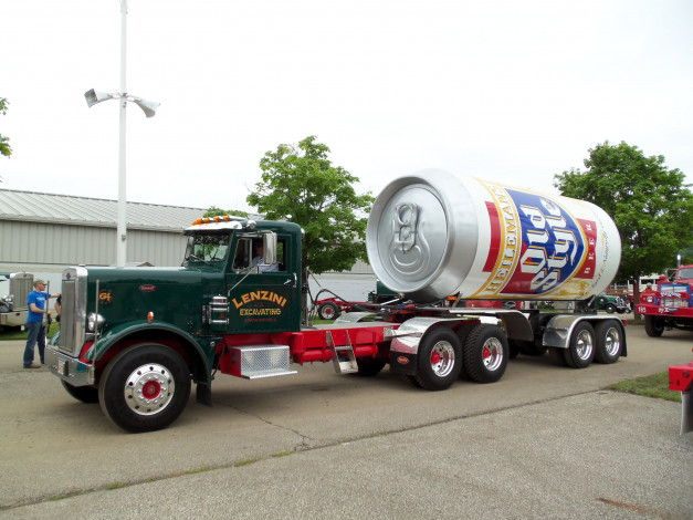 Обои картинки фото автомобили, peterbilt, тягач, банка, капот