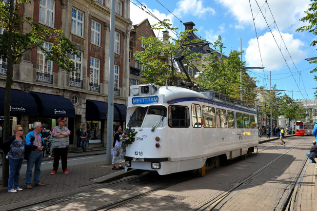 Обои картинки фото техника, трамваи, трамвай, рельсы, улица, город